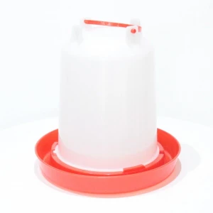 Poidło dla drobiu 0,75L zakręcane – czerwono-białe