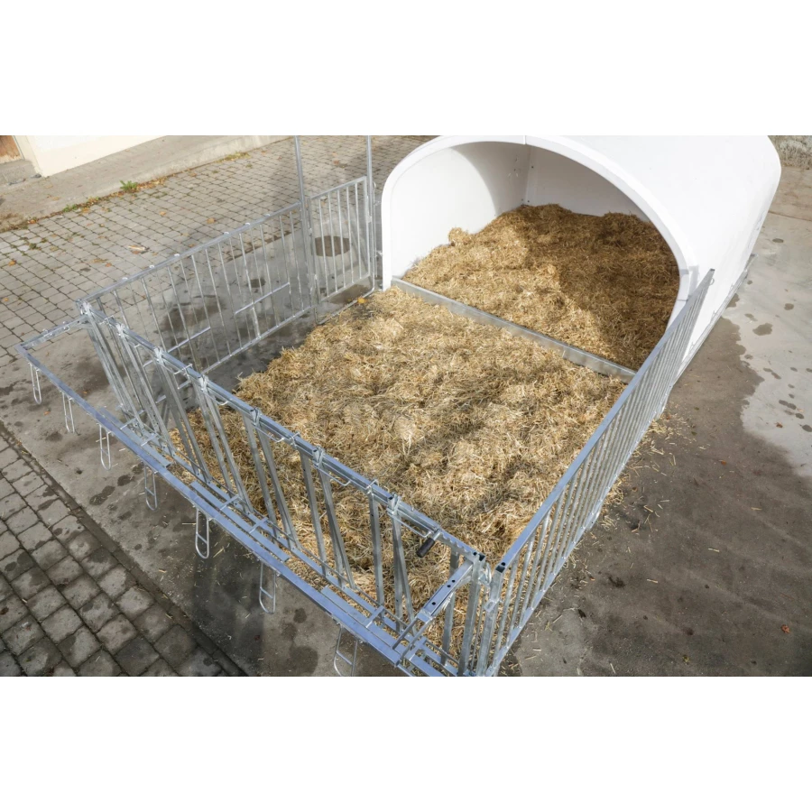 Budka dla cieląt Premium XXL dla 7 cieląt z wygrodzeniem – Kerbl