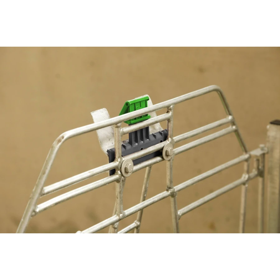 Zabezpieczenie wieszaka na wiadro do pojenia cieląt, kpl. 3 szt., Kerbl